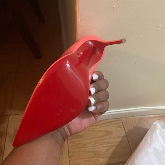 SOLD!!!🔥🔥🔥 Authentic Christian Louboutin So Kate Patent Pumps 🔥🔥🔥 - Picture 2 of 6